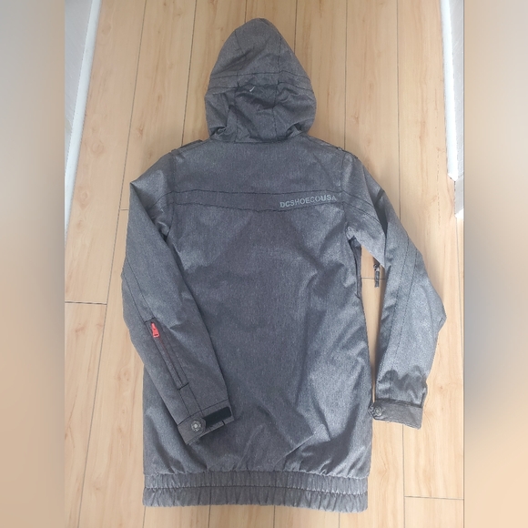 DC Women's ski/snow jacket - Picture 3 of 4